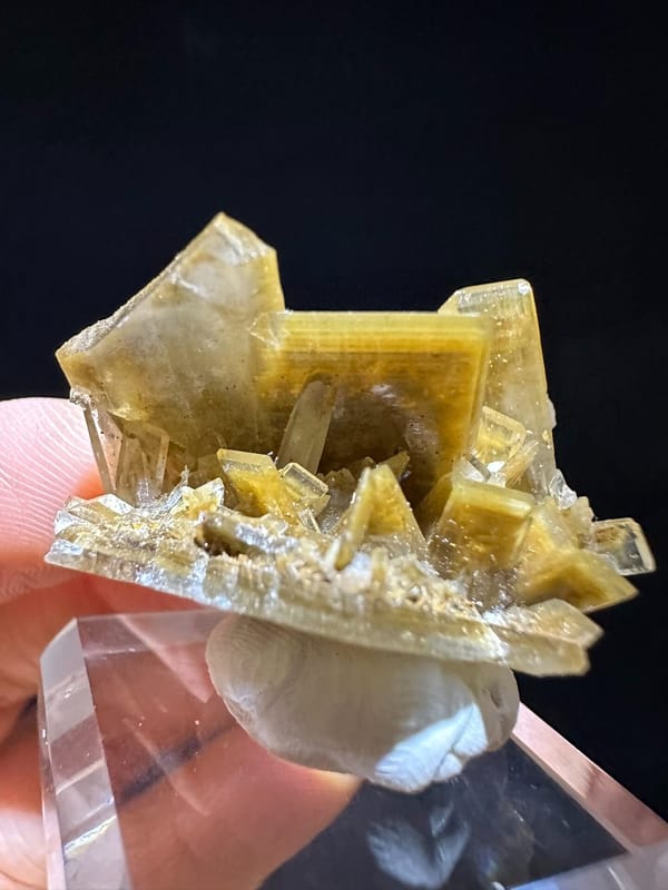 Baryte from Henan, China, individual mineral specimen view 1