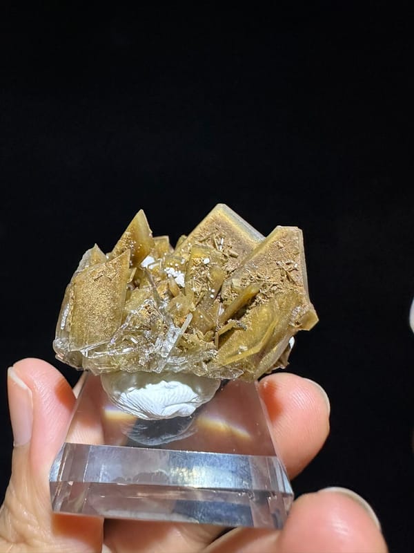 Baryte from Henan, China, individual mineral specimen view 2