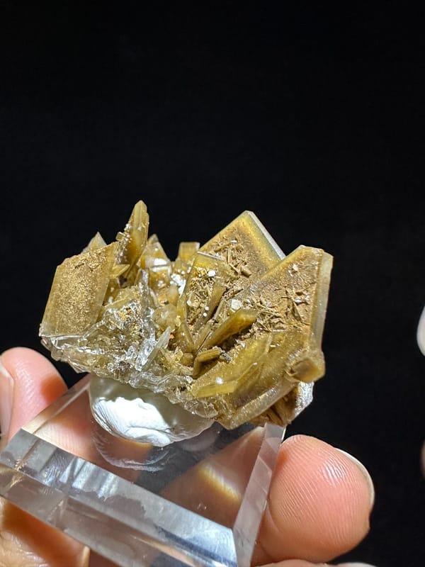 Baryte from Henan, China, individual mineral specimen view 3