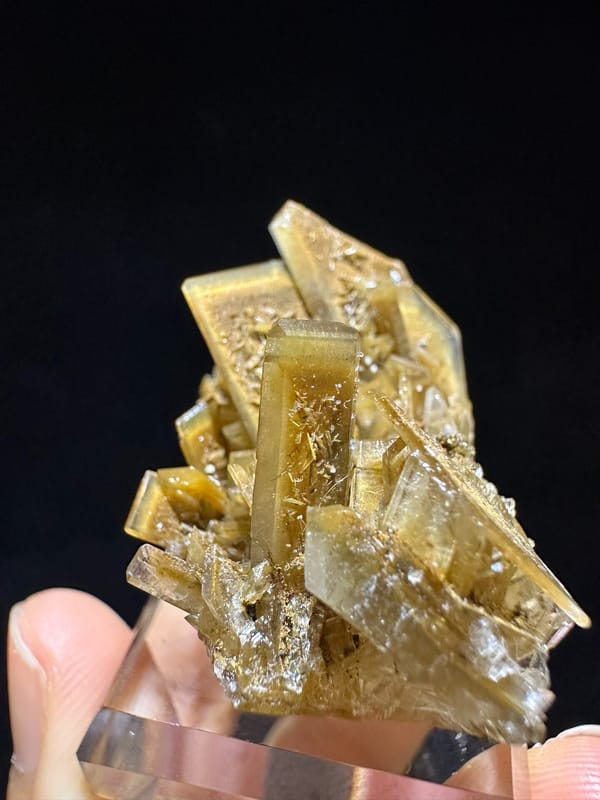 Baryte from Henan, China, individual mineral specimen view 5