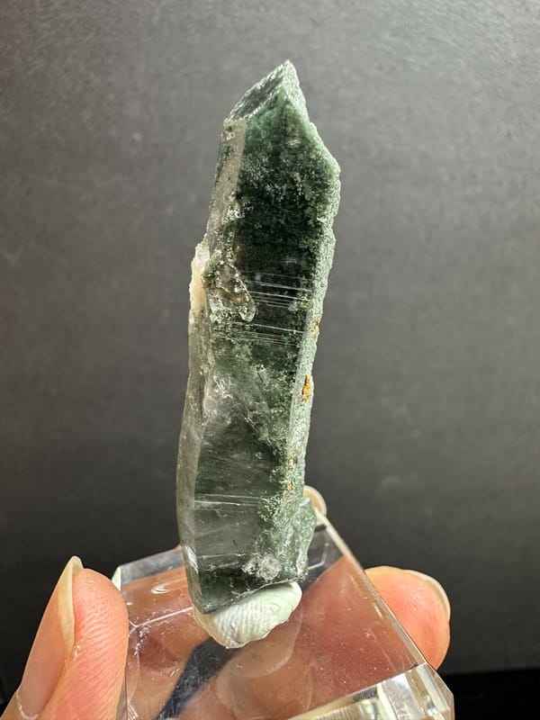 Quartz from Colombia, individual mineral specimen view 1
