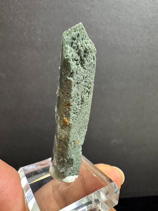 Quartz from Colombia, individual mineral specimen view 2