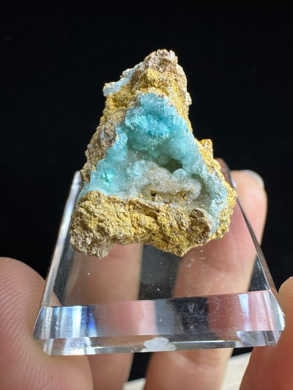 Hemimorphite from Yunnan, China, individual mineral specimen view 1
