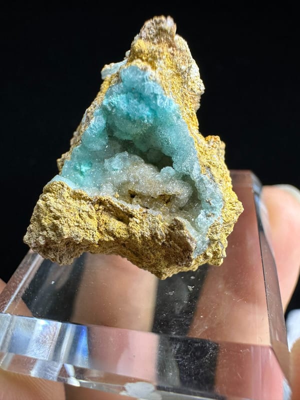 Hemimorphite from Yunnan, China, individual mineral specimen view 2