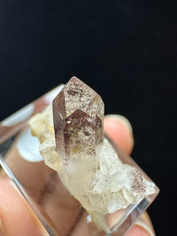 Quartz from India, individual mineral specimen view 1