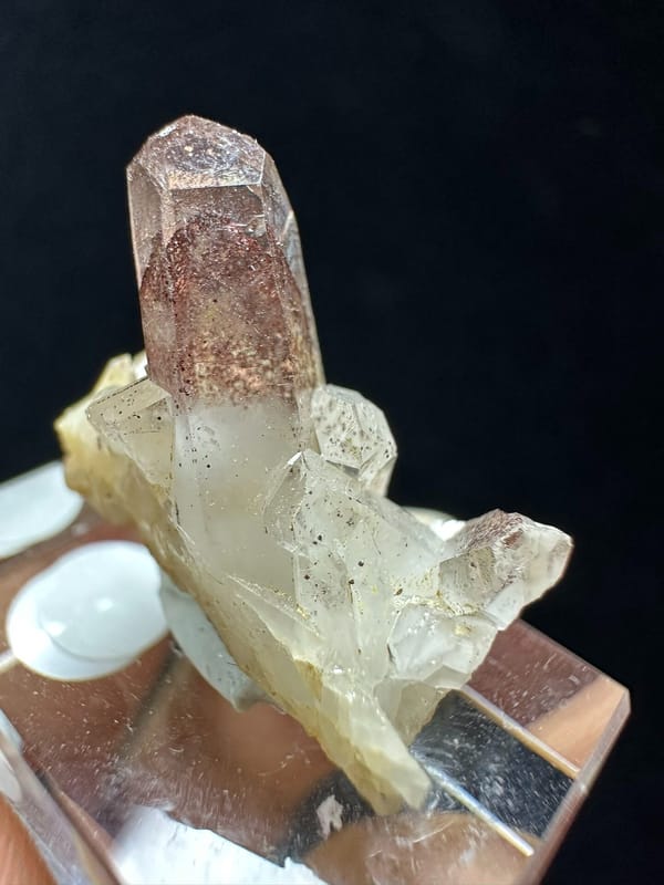 Quartz from India, individual mineral specimen view 2