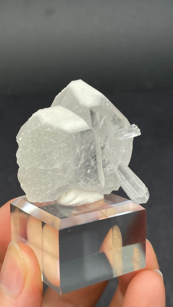 Blocky white baryte crystal with quartz from Jinkouhe, Sichuan, China, reverse side