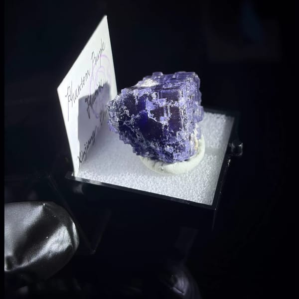 Fluorite crystal from Xinjiang, 2.3 cm across, raw mineral specimen, photo 2 of 8