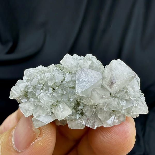 Purple-tipped scheelite crystals with clear fluorite from Yaogangxian Mine, Hunan, China