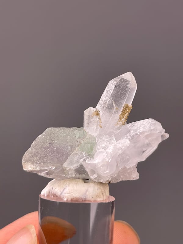 Quartz specimen from Longyan, Fujian, China bearing clear quartz over green-gray fluorite