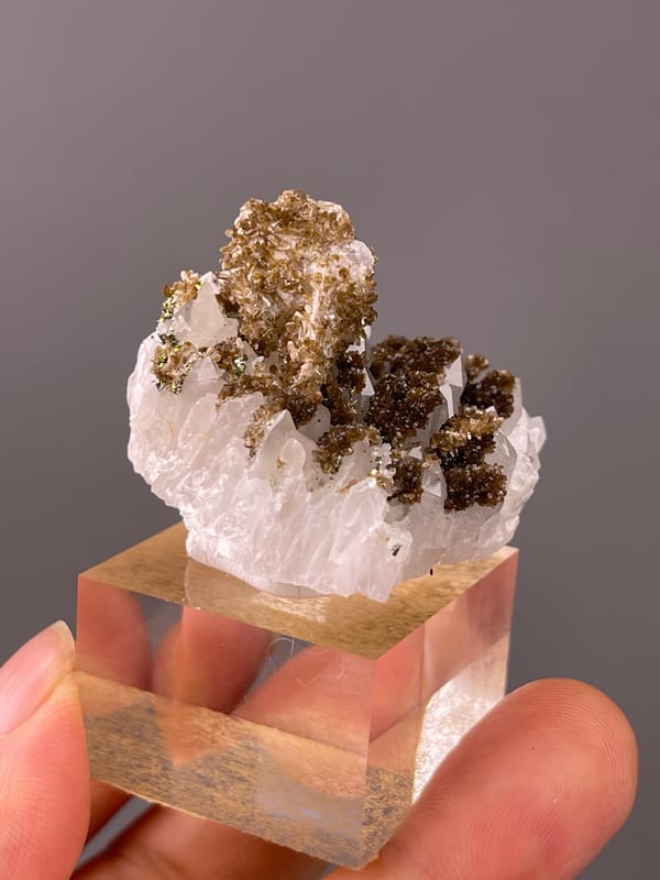 Quartz specimen from Longyan, Fujian, China, defined by white quartz with brown coating