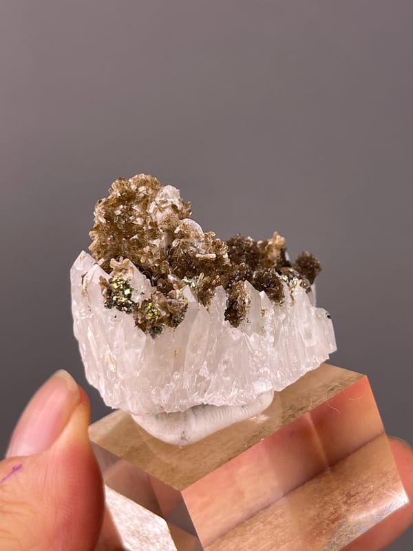 Quartz specimen from Longyan, Fujian, China, characterized by white quartz with brown coating