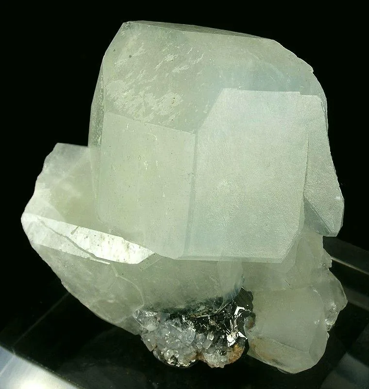 Datolite specimen