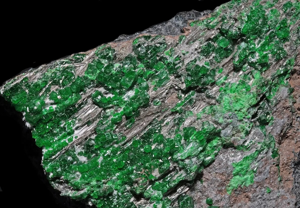 Uvarovite specimen